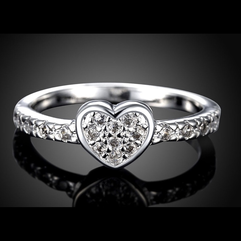 Beautiful silver heart ring..VERY FEMININE